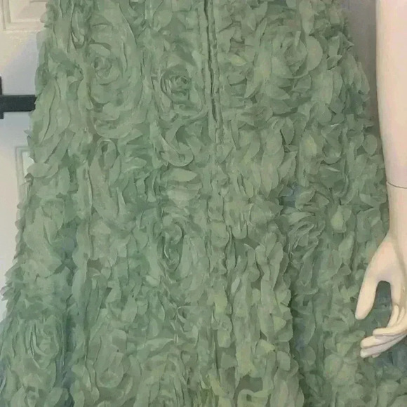 Say Yes To The Prom Juniors 3D Rosettes Skirt Shirred -Top Gown Prom Dress. - Picture 5 of 16